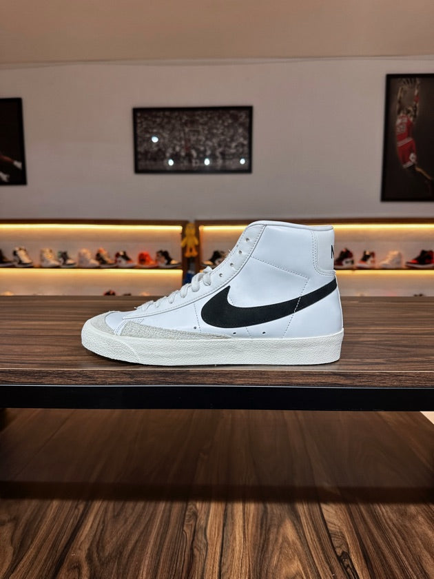 Nike Blazer Mid 77