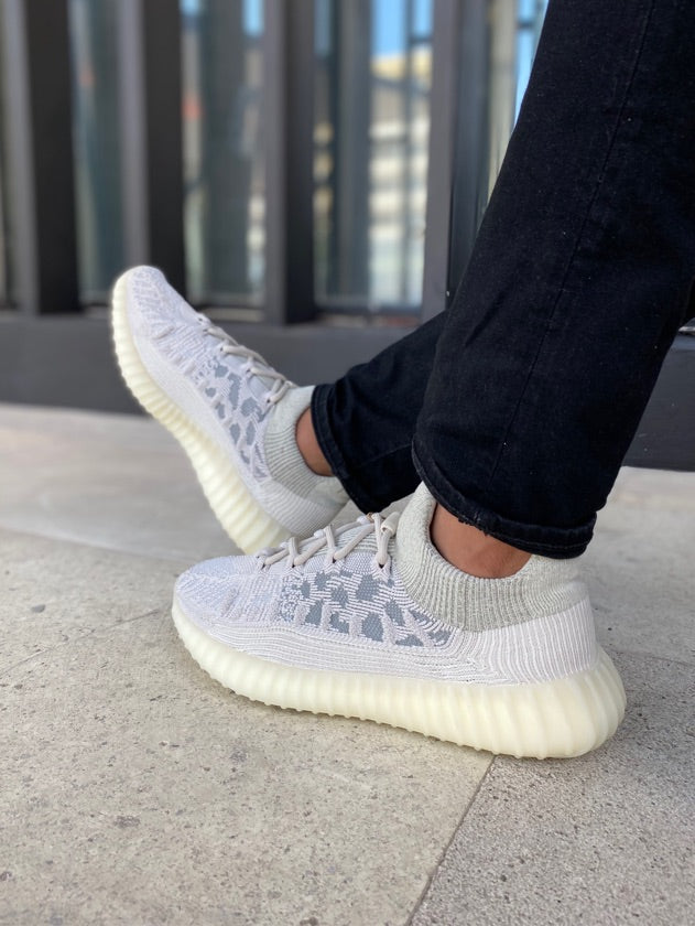 Yeezy 350 Mono White