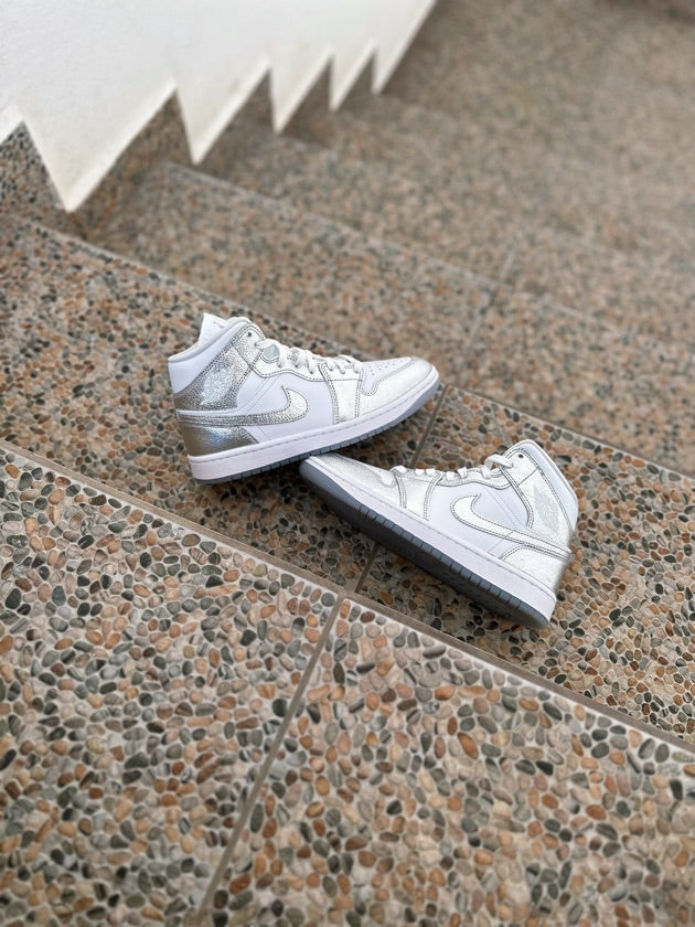 Jordan 1 Mid Silver