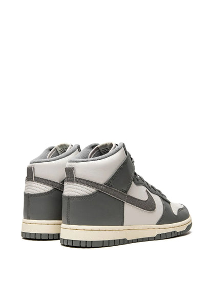 Dunk High VNTG Light Bone Grey