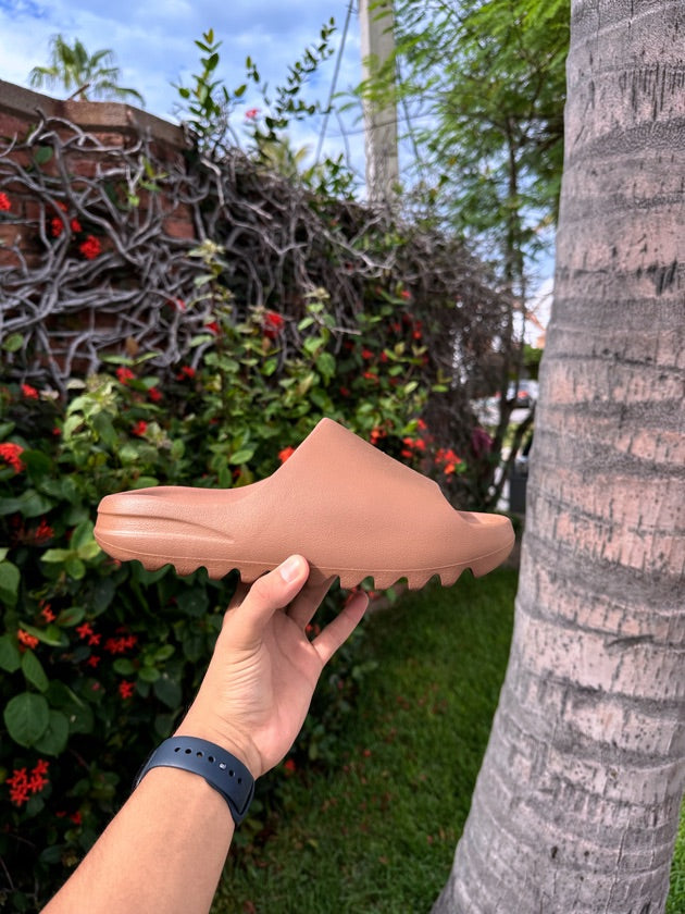Yeezy Slides Flax