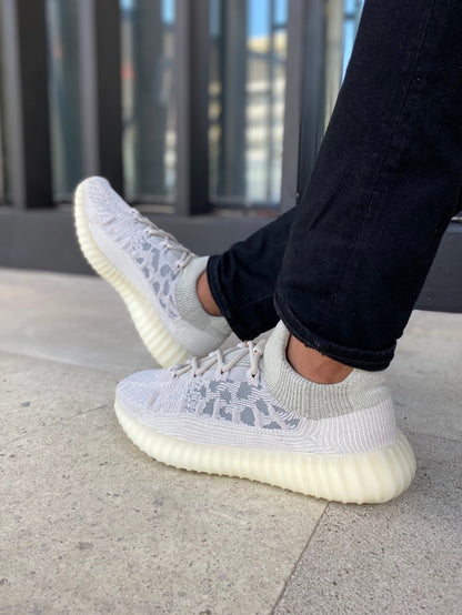 Yeezy 350 Mono White