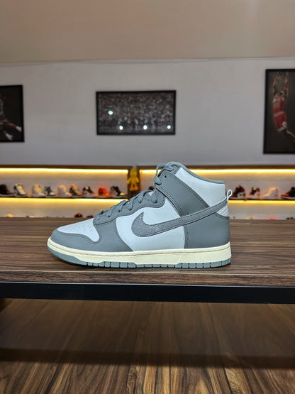 Dunk High VNTG Light Bone Grey
